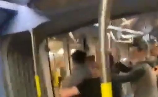 Видео: драка евреев и арабов в трамвае в Иерусалиме