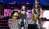 Три часа в Тель-Авиве: концерт легендарных Guns N' Roses - фоторепортаж | Фото 1