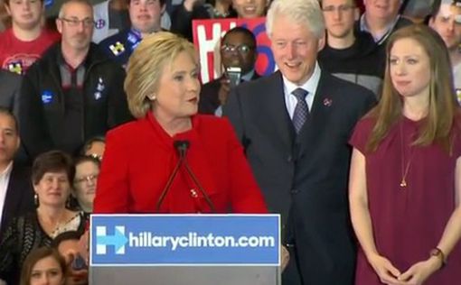 Хиллари Клинтон победила на праймериз в Айове