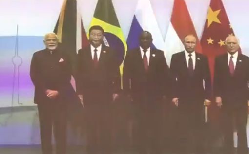 Казус на саммите БРИКС: и президенты флаги путают